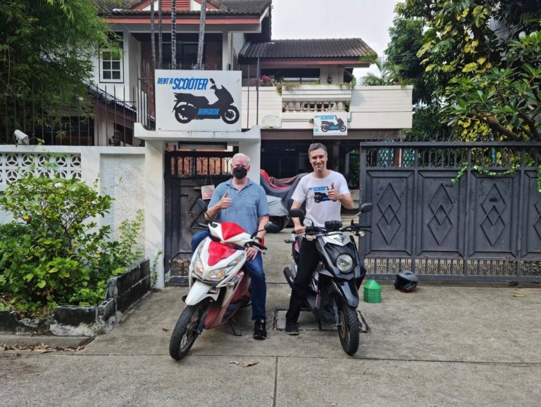 Motorcycle driving lesson in Bangkok